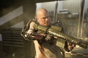 Matt Damon getting his gun on in Elysium